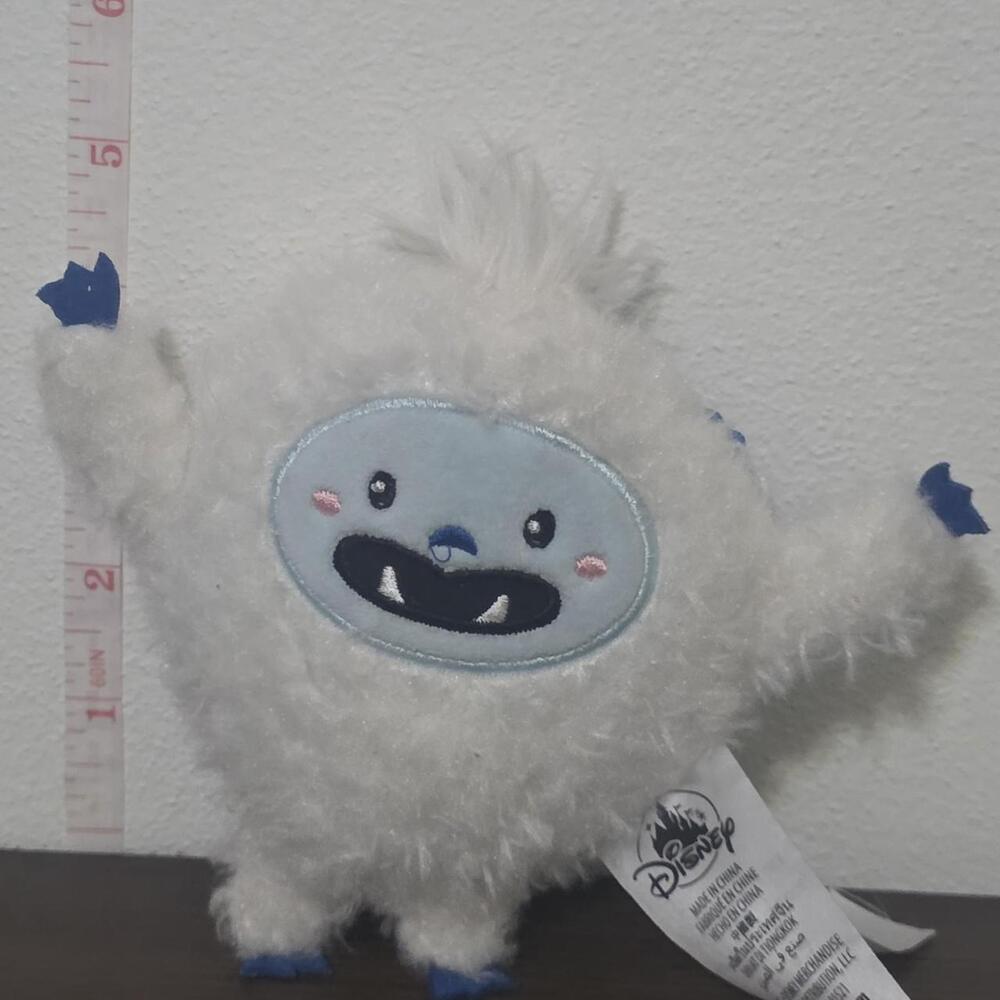 Disney parks expedition everest baby yeti bag clip #disney #plush